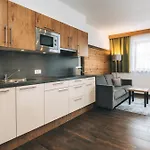 Alexander Apartment Fiss