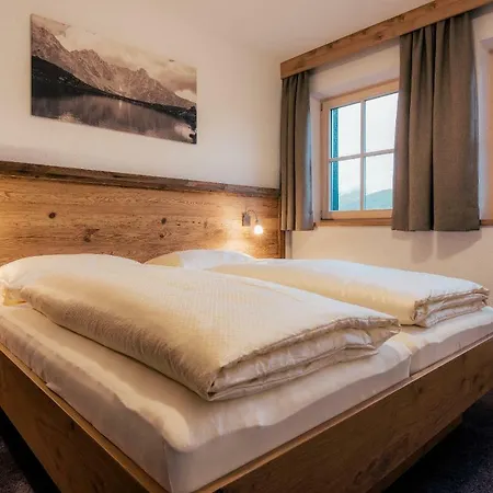 Alexander Apartment Fiss